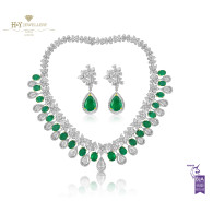 White gold Earrings and Necklace set with Diamonds and Emeralds - 114.03 ct