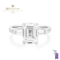 White Gold Emerald cut diamond ring - 3.38 ct